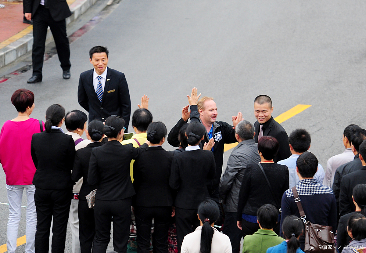 团队合作默契,赛场上展现出强大实力的简单介绍 团队合作默契,赛场上展现出强大实力的简单介绍