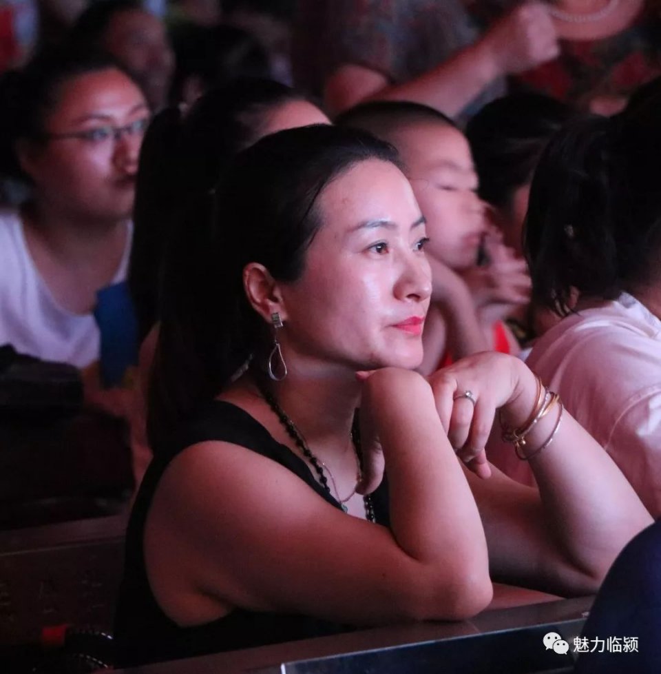 关于热血沸腾!欧预赛比赛现场掌声不断的信息 关于热血沸腾!欧预赛比赛现场掌声不断的信息